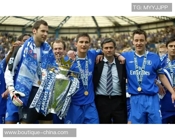 回顾7080年代足球传奇球星的辉煌历程与他们的时代影响力