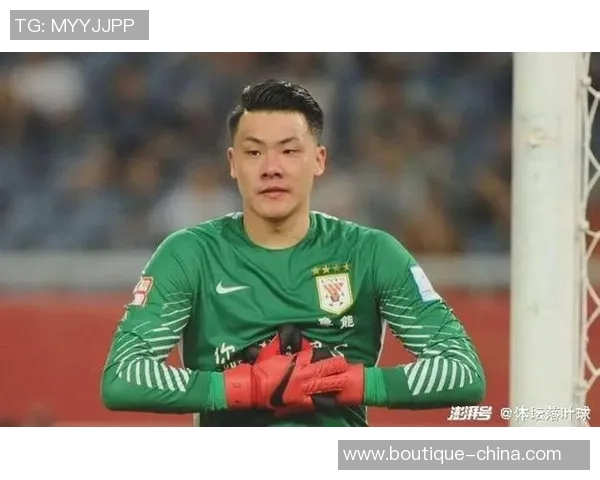 戴耳钉的足球球星们:他们为何在赛场外也展现独特魅力 戴耳钉的足球球星们:他们为何在赛场外也展现独特魅力