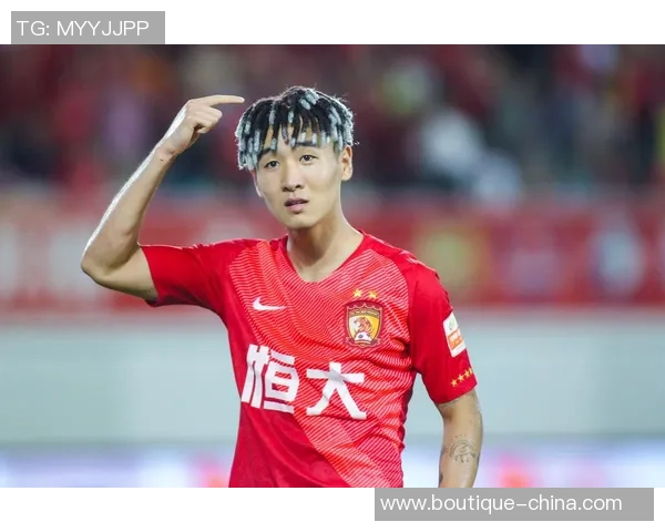 94年出生的足球天才崛起与挑战探索新时代球员的成长轨迹 94年出生的足球天才崛起与挑战探索新时代球员的成长轨迹