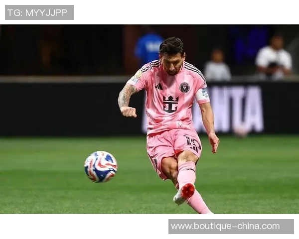 葡萄牙足球队核心球员C罗的传奇之路与影响力分析